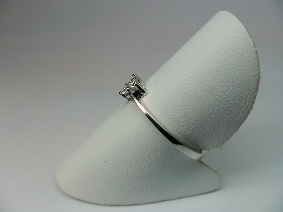 V triangle ring